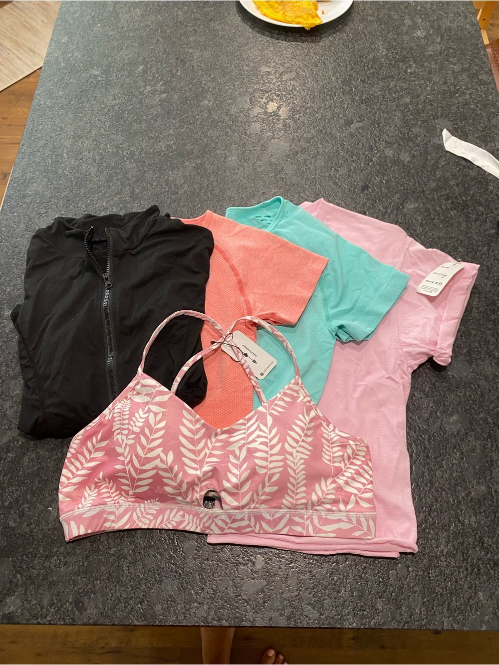 Womenâs Activewear Bundle (5)